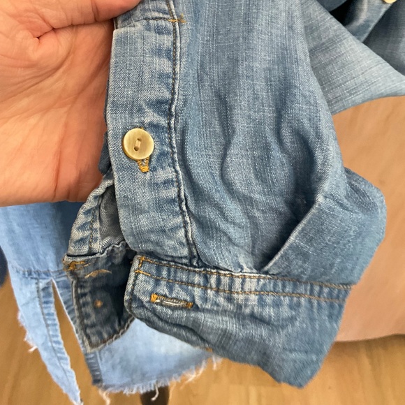 Anthropologie Cloth & Stone Chambray Button Down denim western boho summer layer - Picture 10 of 16